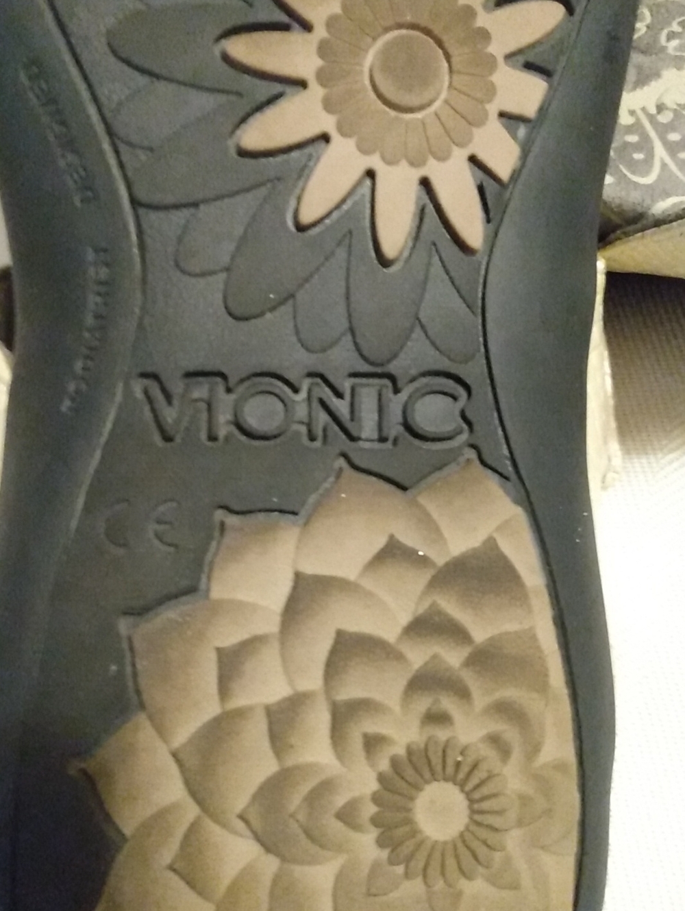 Vionic Sandal 8 - Picture 7 of 7